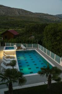 Lux apartment Sara with heated pool and jacuzzi