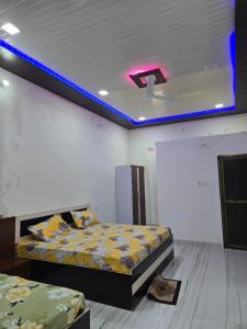 Pandeyji stay