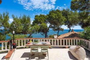 Seafront Collection - Bungalows and Villas