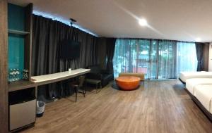 BB Glass House Bangkok บีบี กลาสเฮ้าส์ กรุงเทพ