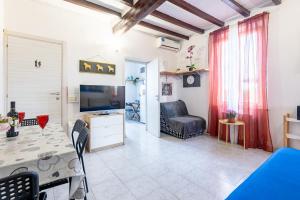 GuestHost - Cozy Apartment near Lanfranchi Stadium