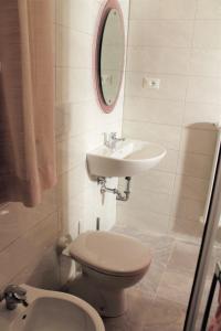 Two-Bedroom Apartment room in Corte Emo