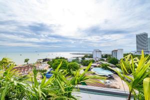 Beachfront 1BDR Condo (PE24)
