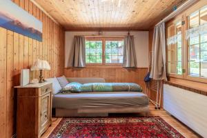 Hot Tub Chalet with BBQ netx to Gondola Nature and near Spiez