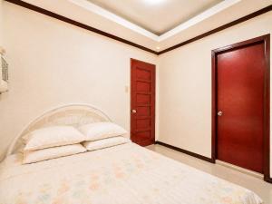 The White Rose Suite