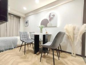 Z81新宿最中心 两室一厅 新宿三丁目车站4分 2 rooms Shinjuku center 4 mins to ST Max 6P 直达新宿 涉谷 表参道 池袋 上野 代代木 银座 原宿