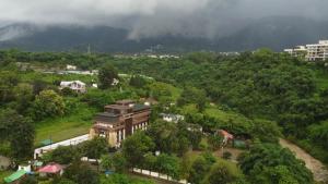 Pleasant Tree Hotels - Luxury Stay Amidst Nature