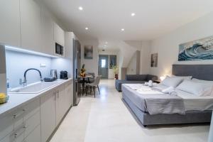 Courtyard Breeze Studio by the Port