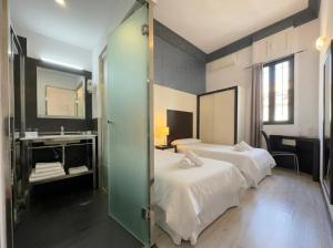 Alhambra Suites