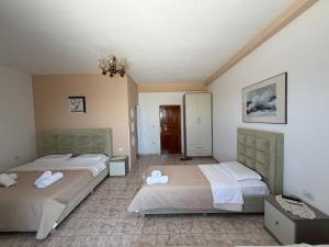 Onis Apartments