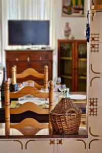 Sicilian Apt in Donnalucata-Sleeps 4- 2 Min Beach