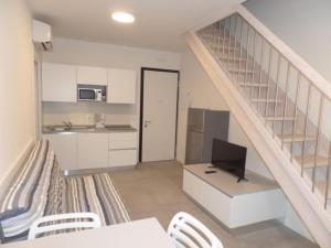 Modern duplex with whirlpool, pool and AC