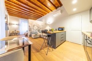 Downtown luxury Sleeps 4, Crocetta, 8 min from the Duomo