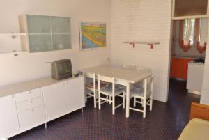 Lovely house with fenced garden and parking