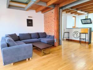 Quiet Loft Great for Couples & Family