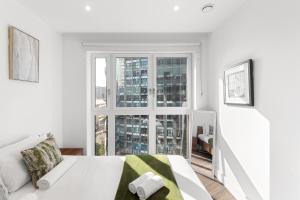 Stylish Central London Flat Steps from the Tube Station
