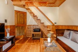 Padma Villa - Mountain Estate in Manali