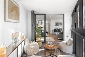Stylish Central London Flat Steps from the Tube Station