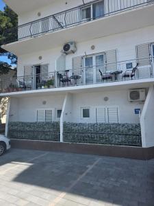 White Hill Studio-Apartments