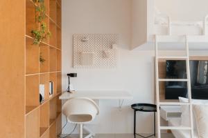 Modern City Centre Studio with Air Conditioning near Wrocław Main Station