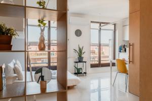City Centre Studio with Air Conditioning near Wrocław Main Station, with Free Public Parking