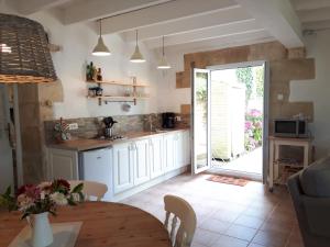 Vine house photo 18