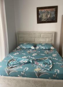 Aura room 102
