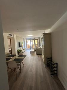 Apartment En Punta Prima con 3 Piscinas, 2 dormitorios,2 baños ,parking y seguridad 24 horas