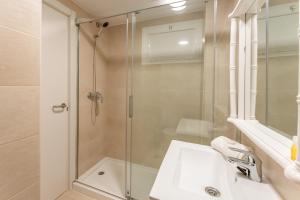 Sunny Studio with Sea Views in Central Benalmádena - Pass the Keys