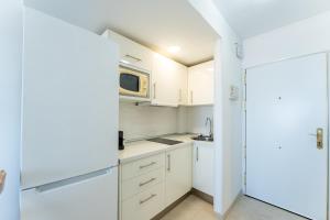 Sunny Studio with Sea Views in Central Benalmádena - Pass the Keys