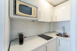 Sunny Studio with Sea Views in Central Benalmádena - Pass the Keys