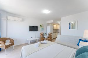Sunny Studio with Sea Views in Central Benalmádena - Pass the Keys