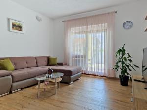 Holiday Home Laura by Interhome