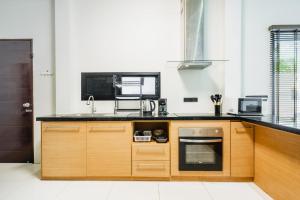 NEW Bamboo Villa 3 Bed 5 Minutes To Nai Harn Beach