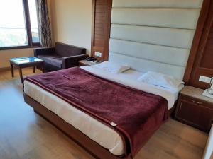 Celebrate Vacation Hotel Near Mall Road