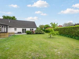 Holiday Home Elene - from the sea by Interhome