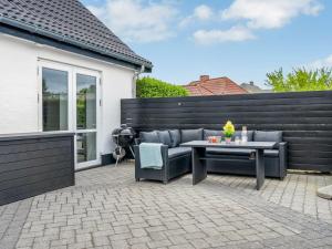 Holiday Home Elene - from the sea by Interhome