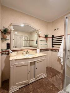 Charming Ensuite Room Near Alicante City Center