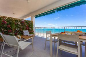 Cullera Beachfront Terrace Apartment