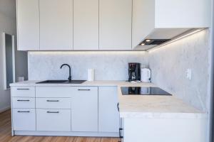 Apartamenty Bryza - Rodzinny apartament z Parkingiem na Szkolnej - Balkon - Infinity