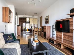 Central Warsaw Apartment near Browary - Grzybowska 61A