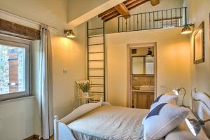 CASALE DEI GELSOMINI 8, Emma Villas