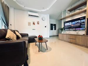 NS House Hatyai Spacious 3BR Family House near Khlong Hae Floating Market