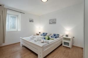 Villa Anna With Private Pool And Garden - Happy Rentals