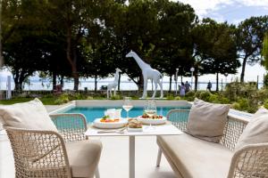 Hi Hotels Sirmione - Lakeview Pool