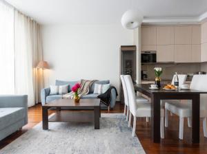 Golden Apartments Warsaw - Bright & Stylish, Stawki Street