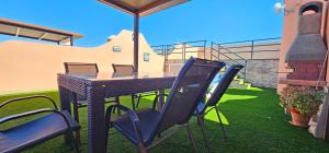 Apartamentos Paraíso Vera Playa, Ed Palmerston, Atico B a pie de Playa, piscina privada en solárium, WI-FI