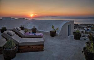 318 Oia Villa