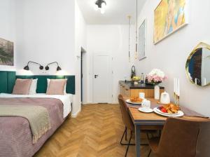 Golden Apartments in Warsaw - Cozy and Stylish Studio - Ząbkowska B