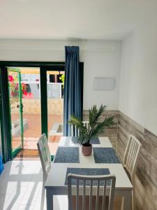 Appartamento Moderno Puerta del Sol Piscina, Wi-Fi e Terrazza a Caleta de Fuste